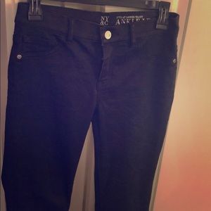 Women’s black NY & Company Jeans - Sz 2